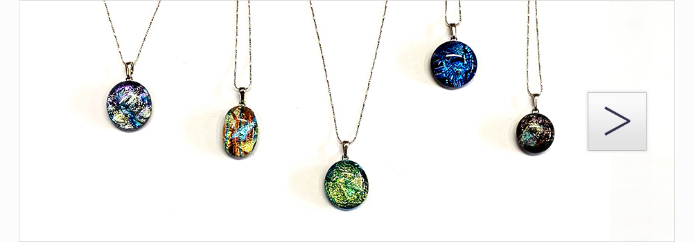 アクセサリー：ガラスと金属で作った新たな試み